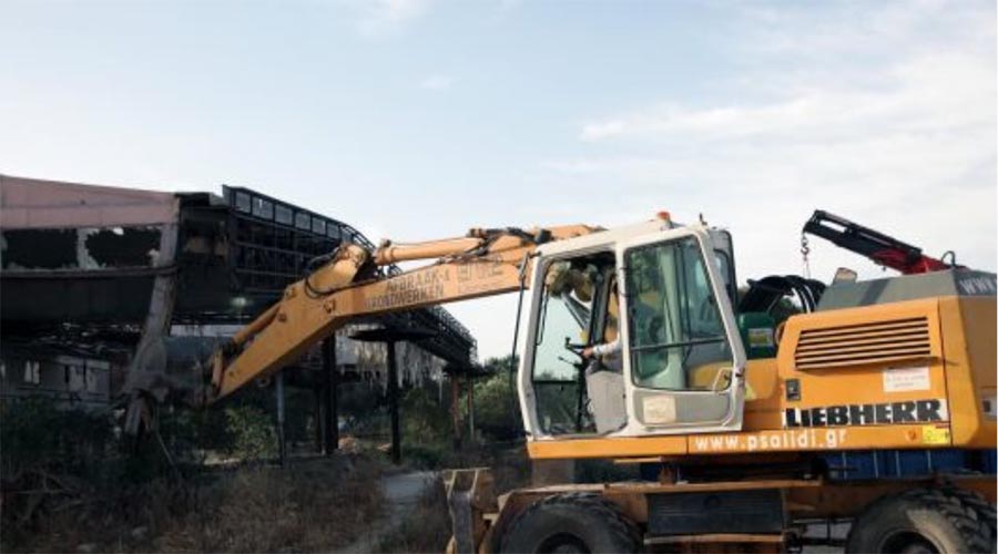 Διαγωνισμός για κατεδάφιση αυθαίρετων ακινήτων στην Γλυφάδα