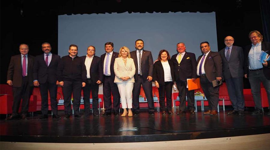 Αποκλείστηκαν από την εκδήλωση για το παραλιακό μέτωπο οι δήμαρχοι Γλυφάδας και Αλίμου. Τους βάζουν στην άκρη και προχωρούν χωρίς αυτούς.