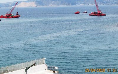 SOS ΧΙΛΙΑΔΕΣ ΤΟΝΟΙ ΤΟΞΙΚΟΥ ΙΖΗΜΑΤΟΣ ΣΤΟΝ ΣΑΡΩΝΙΚΟ