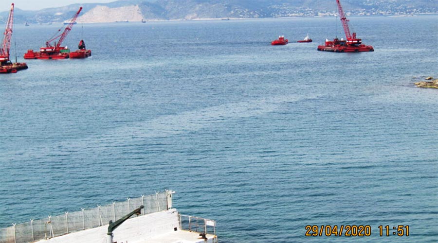 SOS ΧΙΛΙΑΔΕΣ ΤΟΝΟΙ ΤΟΞΙΚΟΥ ΙΖΗΜΑΤΟΣ ΣΤΟΝ ΣΑΡΩΝΙΚΟ