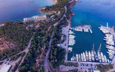 ΡΗΞΗ ΤΩΝ ΚΑΤΟΙΚΩΝ ΤΗΣ ΒΟΥΛΙΑΓΜΕΝΗΣ ΜΕ ΤΟΝ ΔΗΜΑΡΧΟ Γ. ΚΩΝΣΤΑΝΤΕΛΛΟ ΓΙΑ ΤΗΝ ΜΑΡΙΝΑ ΤΗΣ ΒΟΥΛΙΑΓΜΕΝΗΣ