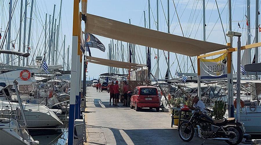 ΥΠΟ ΔΙΩΓΜΟ 350 ΕΠΑΓΓΕΛΜΑΤΙΕΣ ΑΠΟ ΤΗ ΜΑΡΙΝΑ ΑΛΙΜΟΥ. ΤΙ ΛΕΕΙ Ο ΔΗΜΟΣ;