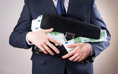 ΣΤΗ ΦΑΚΑ ΤΗΣ ΑΣΦΑΛΕΙΑΣ Ο “ΜΑΪΜΟΥ” ΔΙΚΗΓΟΡΟΣ. ΚΛΑΙΝΕ ΟΙ ΦΙΛΟΙ ΤΟΥ ΤΟΚΟΓΛΥΦΟΡΟΥΦΗΧΤΡΕΣ